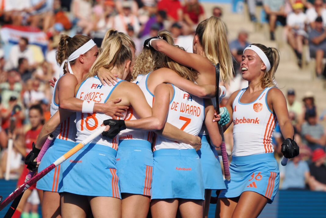EK 2025 | Yibbi Jansen sleept Oranje-dames tegen Spanje naar dertiende EK-finale in historie