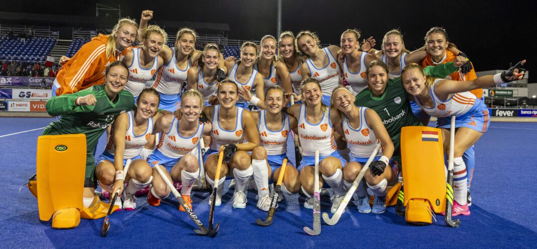 Daverende start van Jong-Oranje: Chileense muur bezwijkt met 10-0