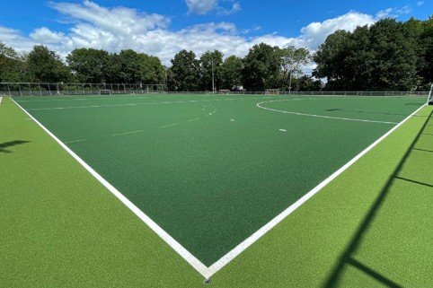 Tussen topsport en duurzaamheid: waarom hockey nog niet zonder water kan Tussen topsport en duurzaamheid: waarom hockey nog niet zonder water kan