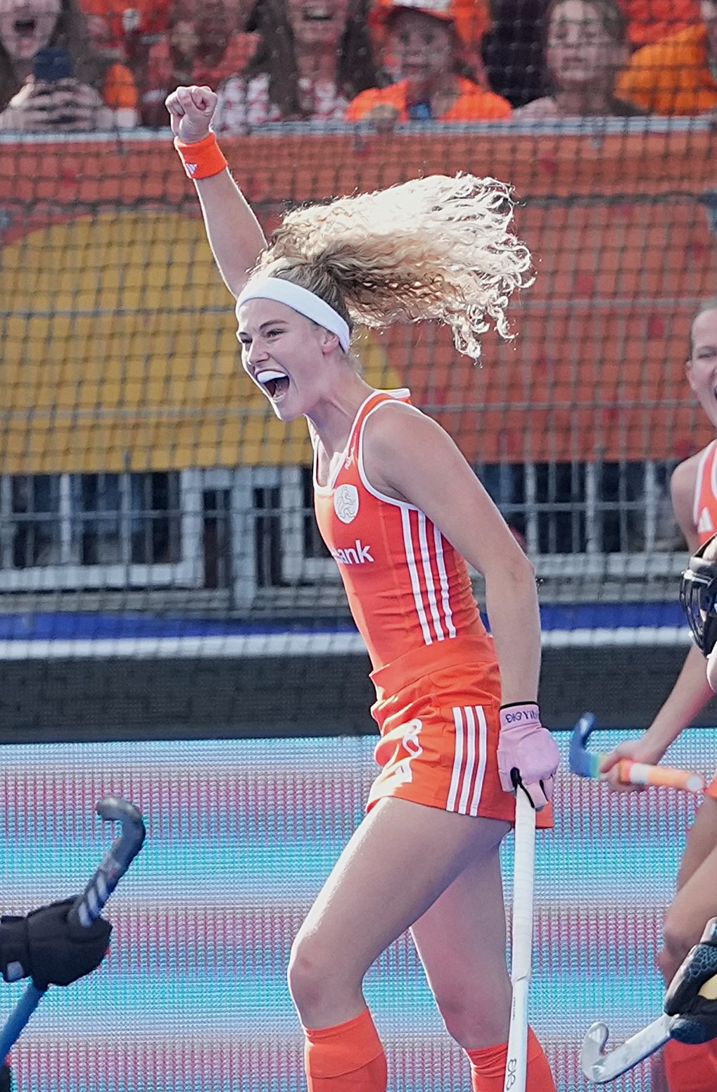 Yibbi Jansen geniet van WK-gekte in eigen land: “Dat enthousiasme voel ik echt” Yibbi Jansen geniet van WK-gekte in eigen land: “Dat enthousiasme voel ik echt”