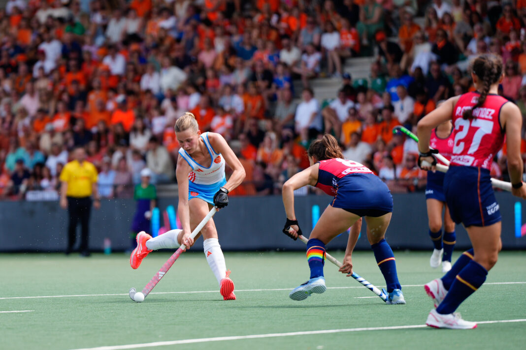 WK 2026 | Daantje de Kruijff leert en geniet volop van het WK, ondanks nog 0 speelminuten WK 2026 | Daantje de Kruijff leert en geniet volop van het WK, ondanks nog 0 speelminuten