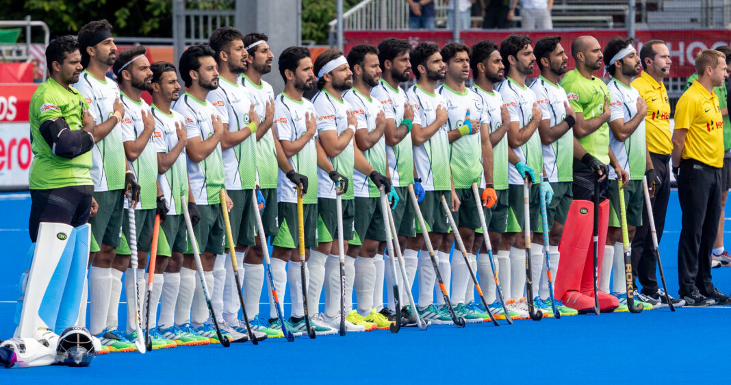 Bob Veldhof legt nóg een keer uit waarom hij weer terug ging naar hockeyliefde Pakistan Bob Veldhof legt nóg een keer uit waarom hij weer terug ging naar hockeyliefde Pakistan