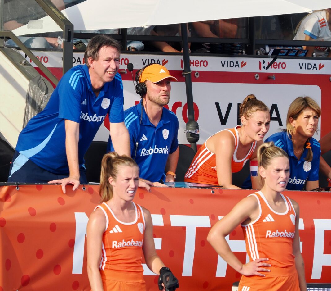 Dames Oranje bereiken wéér finale groot eindtoernooi: met de Belgen wordt moeizaam met 1-0 afgerekend Dames Oranje bereiken wéér finale groot eindtoernooi: met de Belgen wordt moeizaam met 1-0 afgerekend