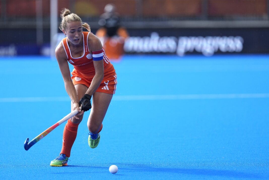 Van Laarhoven leeft volledig in WK-bubbel: “Met mijn huwelijk ben ik nu totaal niet bezig” Renee van Laarhoven tijdens het WK Hockey 2026.