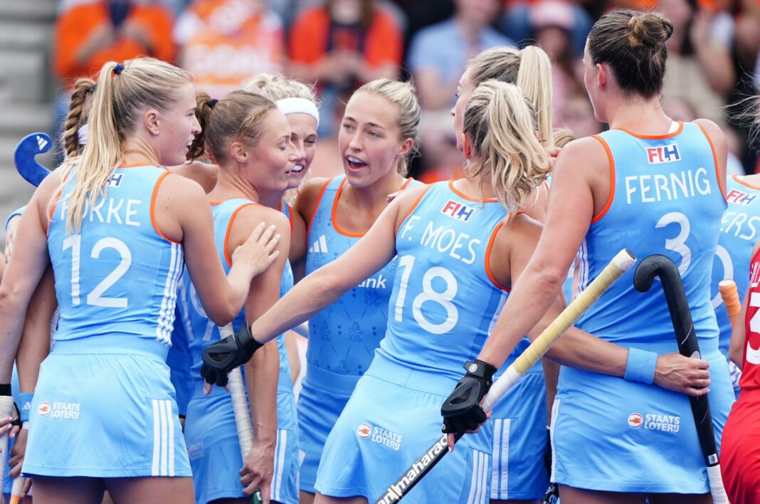 Oranje-vrouwen missen goud: ‘We zijn geen robots’ Oranje-vrouwen missen goud: ‘We zijn geen robots’