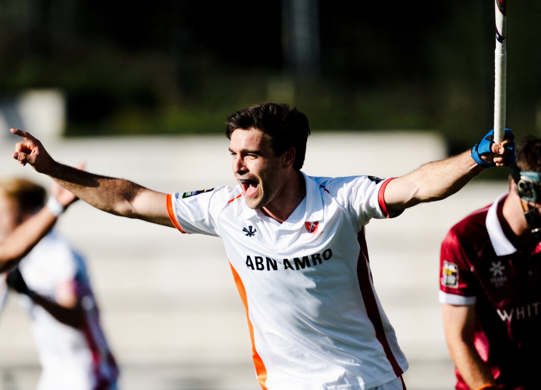 Oranje-Rood naar FINAL12 na doelpuntrijk duel met Wimbledon Oranje-Rood naar FINAL12 na doelpuntrijk duel met Wimbledon